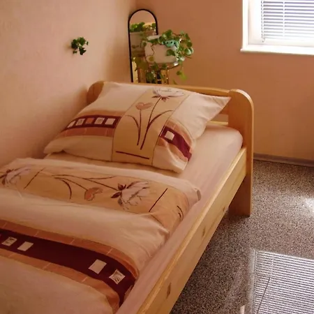 Abt Private Exhibition Ground