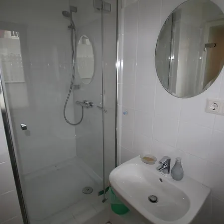 Abt Private Exhibition Ground Alloggio in famiglia